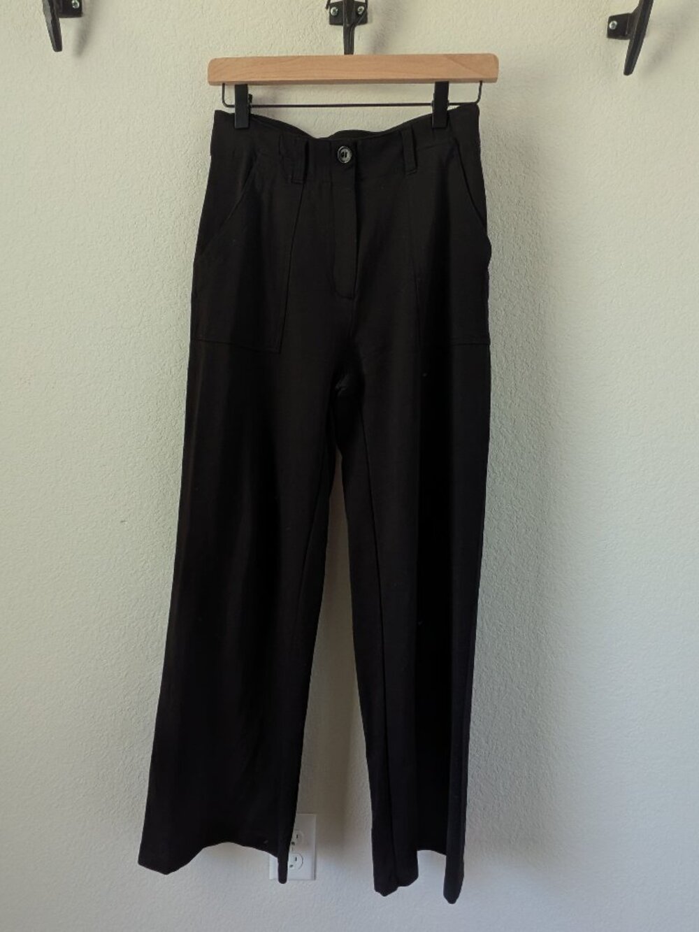 EUC Max Studio - Black Knit Wide Leg Pants Elastic Waist - Size SMALL